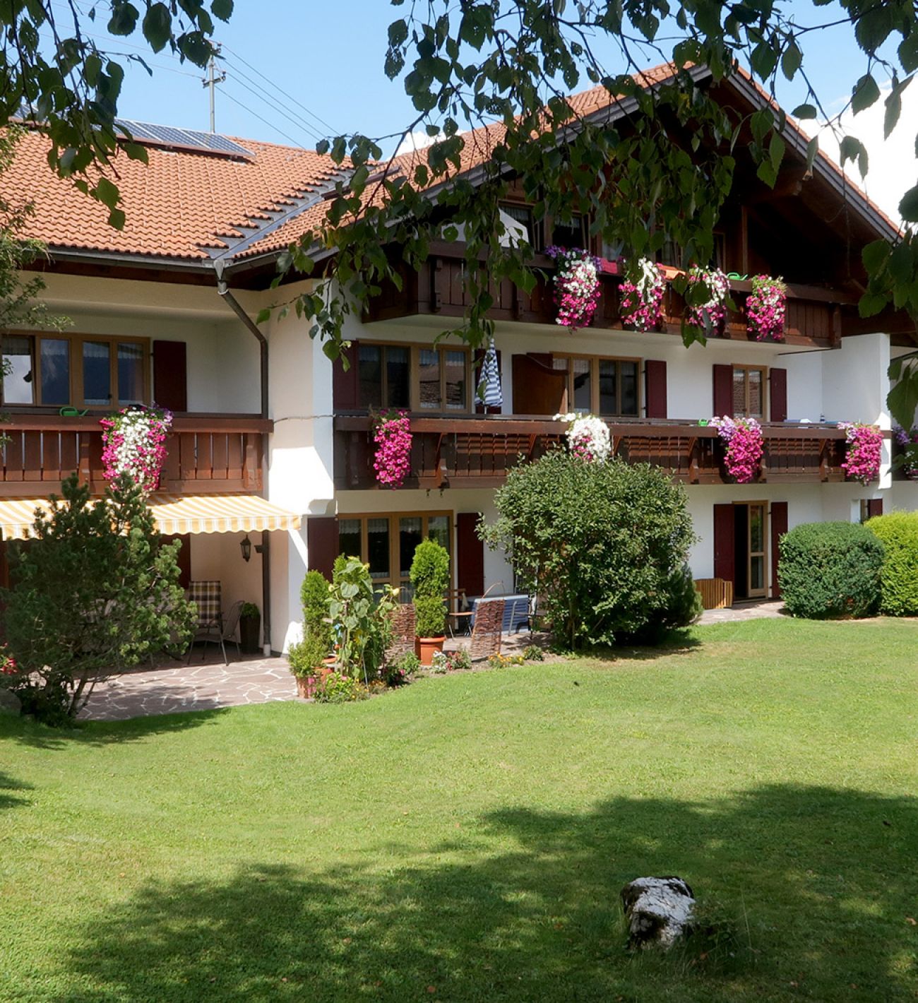 Allgäuer Bergblick, Haus im Sommer